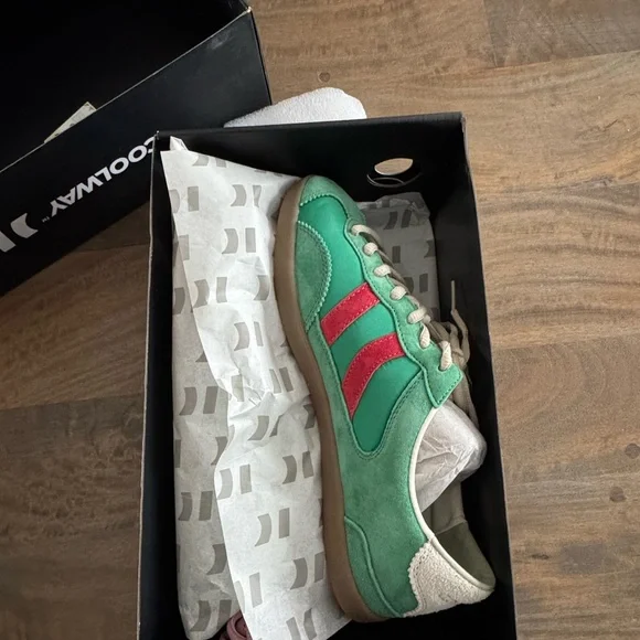 Coolway Vibrant Green and Coral Sneakers Size 41/10 NWT - Picture 3 of 12